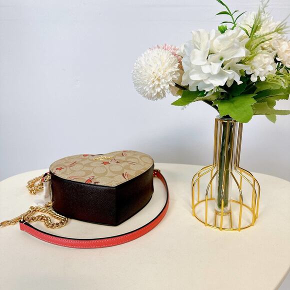 Coach CK523 Heart Crossbody In Signature Canvas With Heart IN Light Khaki Multi - Picture 5 of 8